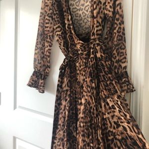 H&M Dresses - Cheetah Print chiffon paneled dress H&M Dresses - Cheetah Print chiffon paneled dress